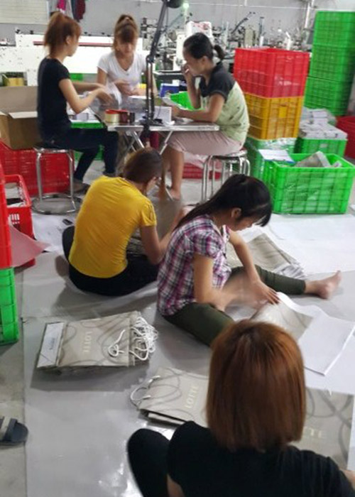 CÔNG TY TNHH CÔNG NGHỆ IN VÀ BAO BÌ VIỆT - ĐỨC
